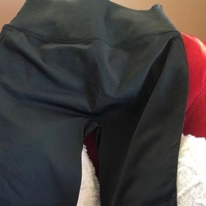 Lululemon black leggings smoke free pet free home